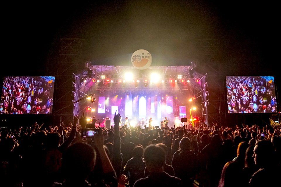 這輩子很難看到的樂團都來到「2018世界音樂節@臺灣」！聽覺、味覺都讓你環遊世界一遍啦♡