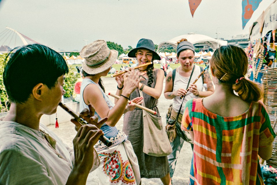 這輩子很難看到的樂團都來到「2018世界音樂節@臺灣」！聽覺、味覺都讓你環遊世界一遍啦♡