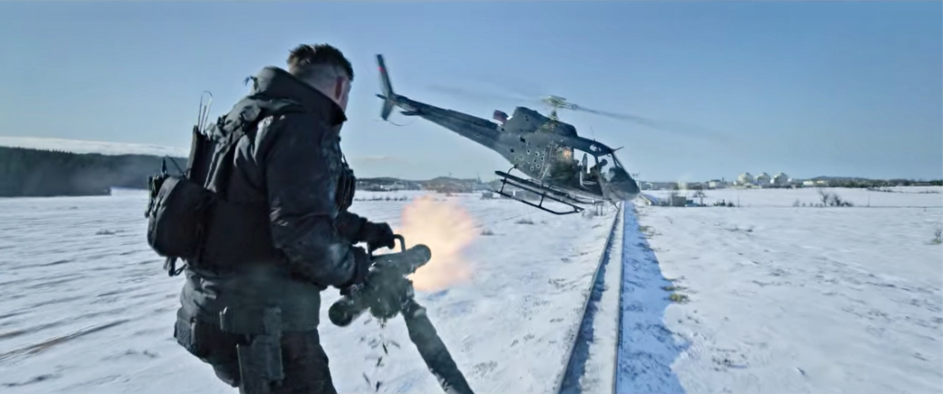 Netflix《驚天營救2》6看點！克里斯漢斯沃再度神救援，火拼武裝直升機滅黑幫