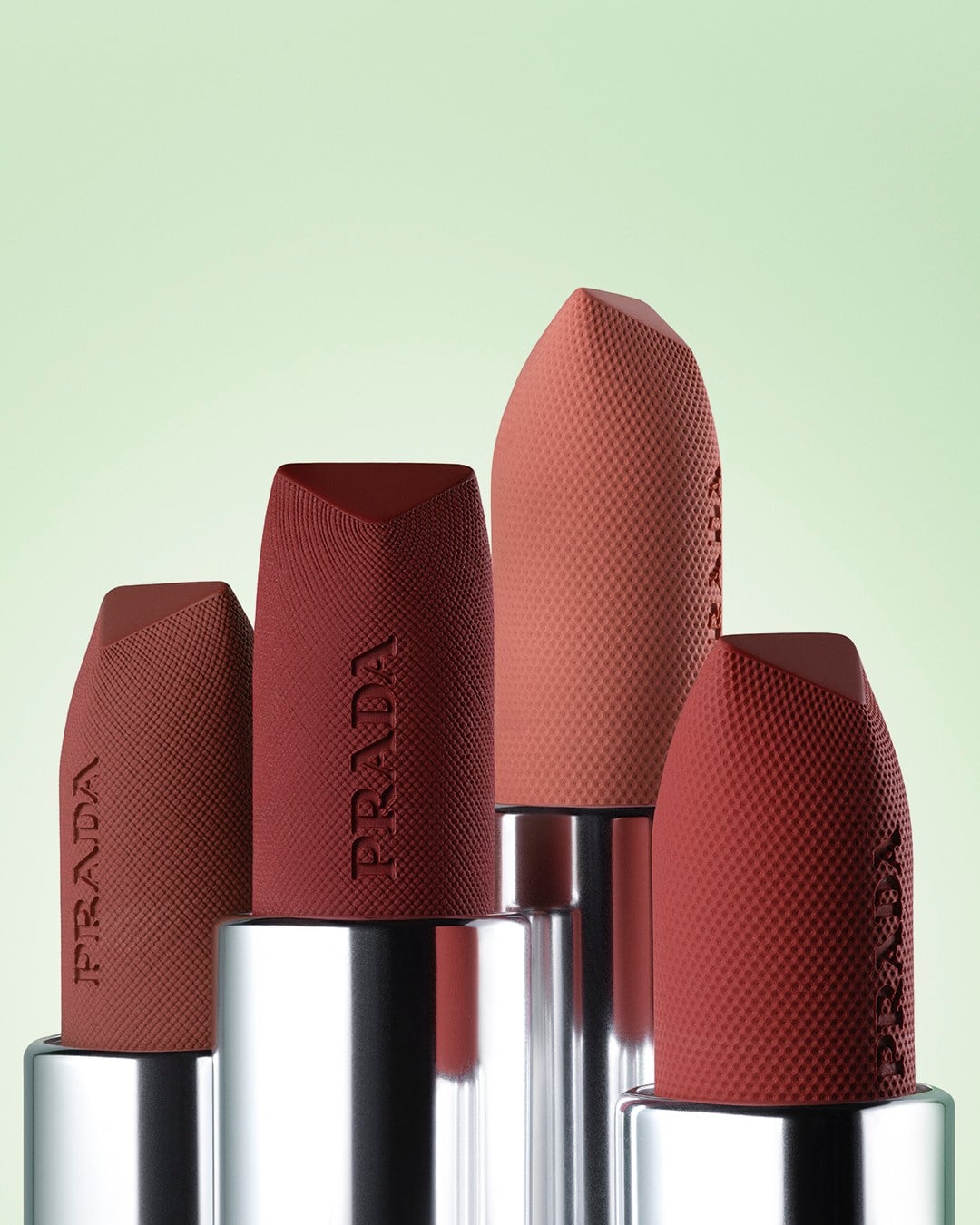 ENGENE快買爆！PRADA Beauty登台打造亞洲旗艦快閃店，ENHYPEN梁禎元、金善禹即將驚喜現身