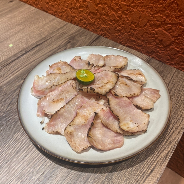 最強社區火鍋霸主「樂崎火鍋」插旗信義！必嚐信義店獨家「濃厚蒜味雞白湯」，開幕優惠買龍蝦送龍蝦