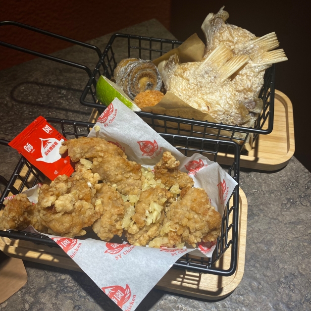 最強社區火鍋霸主「樂崎火鍋」插旗信義！必嚐信義店獨家「濃厚蒜味雞白湯」，開幕優惠買龍蝦送龍蝦