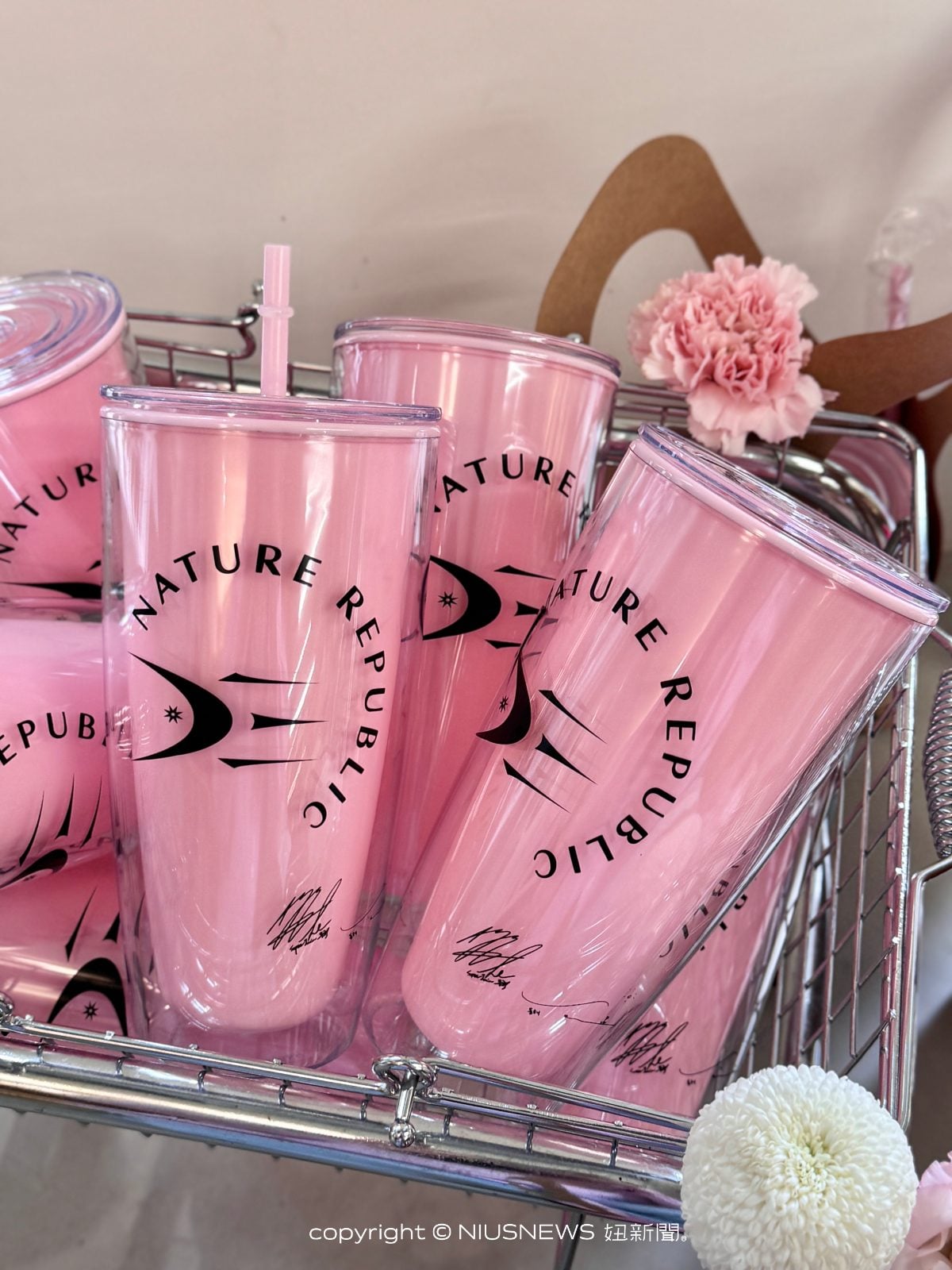 植物奶正夯！「全家」推通路首支厚豆乳拿鐵&厚豆乳！聯名燒丼鮮食登場