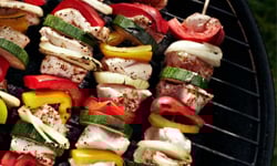 減肥還是可以去聚餐 聰明吃燒烤的訣竅 燒烤、假日、熱量、蔬菜、甜點