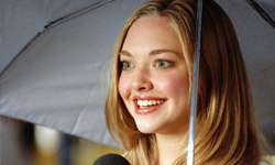 從跑龍套拚到女主角  大眼美女亞曼達賽佛瑞 亞曼達賽佛瑞、媽媽咪呀、悲慘世界、鐘點站、辣妹過招