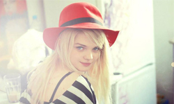 發現好聲音：全裸最自然？波蘭寶貝Margaret 全裸、裸體、波蘭、金髮、寶貝