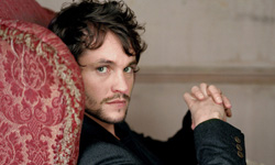 優雅兩字不足以形容！英倫帥哥Hugh Dancy 優雅、英倫、hugh dancy、購物狂