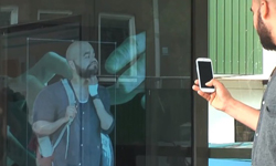 誰在偷窺我？惡搞公車亭讓你等公車不無聊    公車、Photoshop、Erik Johansson