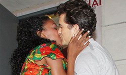 8月10日 大明星小狗仔：奧蘭多布魯竟然親了……！ 奧蘭多布魯、女神卡卡、亞曼達賽佛瑞、馬克華伯格、蕾哈娜