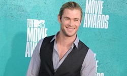 8月13日 大明星小狗仔：小賈斯汀全裸彈吉他給奶奶聽！ 大明星小狗仔、克里斯漢斯沃、班艾佛列克、小賈斯汀、克里斯小子