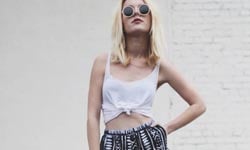 街拍剪貼簿：小小開岔就顯瘦的運動風短褲 街拍、穿搭、時尚、運動短褲、拳擊