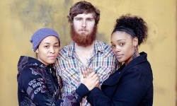 別再「生人勿近」  觸碰陌生人的攝影企劃 陌生人、攝影、Richard Renadli、Touching Strangers、Kickstarter