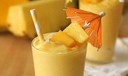 喝出健康美　夏日限定蔬果汁新鮮上桌 蔬果汁、水果、夏天、芒果、香蕉、蘋果、鳳梨、葡萄、椰子、奇異果