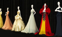 真希望自己也有一件！迪士尼公主禮服走出童話世界 迪士尼、公主、禮服