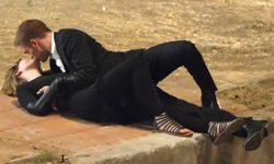 8月24日 大明星小狗仔：新一代蝙蝠俠竟然是他！ 大明星小狗仔、羅伯派汀森、Mia Wasikowska、班艾佛列克、泰勒絲