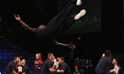 雙腳內建彈簧？美國版翻滾吧！男孩 神乎其技的翻觔斗 翻、體操、啦啦隊、Ozell Williams、奧運