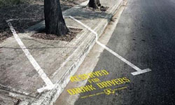 先幫你畫好撞樹停車格  微恐懼酒駕廣告 酒駕、廣告、創意、恐懼、行銷