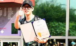 8月31日 大明星小狗仔：魔力紅主唱浴照外流！ 大明星小狗仔、