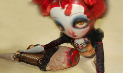 血紅與闇黑之顫慄童話　殺戮系大眼蘿莉人偶 黑暗、萌、大眼、娃娃、顫慄