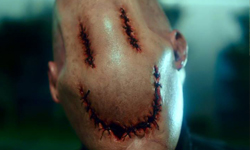 都市傳說成真？詭異皮臉Smiley戲裡殺到戲外的故事 恐怖、詭異、噁心、電影、血腥