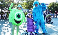 扮成大眼仔逛迪士尼  迪士尼樂園萬聖節Cosplay活動 迪士尼、迪士尼樂園、萬聖節、Cosplay