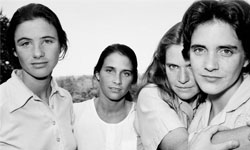 能有甚麼情比姊妹深？四姊妹36年始終相聚合照 攝影、親情、家人、姊妹、合照