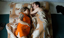 用滿滿的愛來迎接新生命！懷孕夫妻的甜蜜睡姿 攝影、懷孕、孕婦、睡姿、睡覺、寢室、等待、藝術