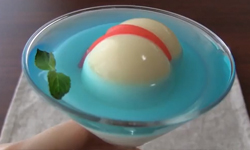 充滿夏威夷風情 蠟筆小新屁屁造型牛奶布丁 蠟筆小新、屁屁、布丁、食玩、夏威夷、性感