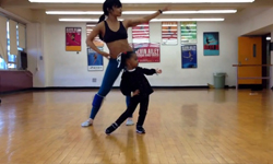 兩歲小女孩和媽媽一起和碧昂絲尬舞？前所未見的可愛畫面    End of Time、兩歲、可愛、舞、碧昂絲、Tianne King、Heaven King