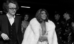 跨越年齡的無懈美！史上年紀最大的73歲VOGUE封面女郎蒂娜特納 VOGUE、蒂娜特納、Tina Turner、時尚、搖滾歌手、封面女郎、梅莉史翠普、Meryl Streep、葛萊美獎