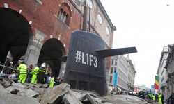 甚麼？！米蘭街道竟然衝出了一艘潛水艇？ 義大利、米蘭、廣告、潛水艇、意外、創意、保險