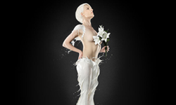 如女神維納斯般的純潔！盡情揮灑牛奶的華美攝影集 Jaroslav、AurumLight、牛奶衣、攝影集、藝術