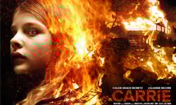 真人版魔女嘉莉現身！念力少女咖啡店抓狂嚇壞路人 魔女嘉莉、浴血、恐怖、美國、念力