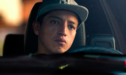 等紅綠燈時你的表情是？David Bush的車內人物攝影 David Bush、車、攝影、people in cars、藝術