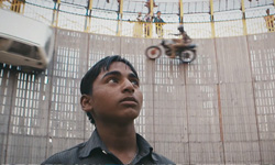 遊樂園裡的《死亡之井》 印度車手飛簷走壁特技表演 遊樂園、表演、飛簷走壁、特技