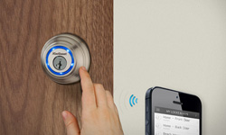 我不要當鑰匙兒童！Kevo電子鎖讓你用手機開門  鑰匙、手機、App、藍牙