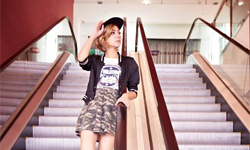 最新流行情報！秋季必買單品預測 choc、秋季、軍裝風、黑色高跟踝靴、金屬色