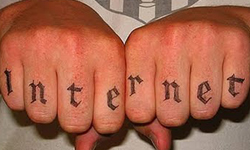 重度科技成癮？搞怪網路刺青特蒐 刺青、惡搞、手機、網路