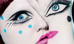 一推出必定掃購一空 那些與M.A.C聯名過的名人們 Rihanna、Lady Gaga、Cyndi Lauper、Beth Ditto、Carine Roitfeld、Azealia Banks、Iris Apfel、芭比