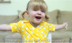 好喜歡跟你在一起！兩歲女孩祝媽咪生日快樂影片 Claire、生日、祝福、童趣、小女孩