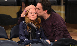 這些嫩草是自動送到老牛嘴裡的！戀上大叔的好萊塢女星 老少配、Dakota Fanning、Jason Statham、Rosie Huntington-Whiteley、Mary-Kate Olsen