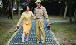 維持長壽的秘訣　醫學研究「多動」、「多喝水」最有價值！ iBeauty、長壽、白開水、足球、游泳