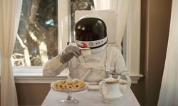 捨不得脫太空裝？窺看太空人退休後的地表生活 太空人、加拿大、Chris Hadfield、An Astronaut's Guide to Life、I.S.S、太空站、吉他、自彈自唱、David Bowie