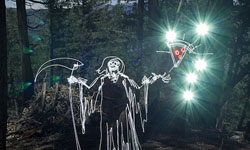 畫完700張還做成Stop Motion！光繪大師Daurius Twin作品之大成 Daurius Twin、光繪、仙女棒、骷顱頭、Stop Motion