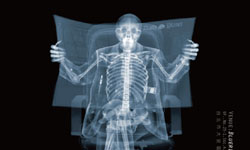 文青就是腳勤：螢光！夜光！X光！就是那個光！ 夜光3D藝術展、螢光夜騎、螢光路跑、築光臺中、光雕、THE X-MAN、藝術