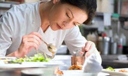 11月11日 電視看甚麼：凱薩琳麗塔瓊斯來上菜 凱薩琳麗塔瓊斯、李奧納多、全面啟動