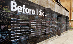 在你死之前最想做什麼？《Before I Die》讓你寫出你的心願 Before I Die、Candy Chang、藝術、黑板、計畫