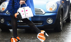 進擊的時尚魔魔！Fendi包包上的小毛怪影片正式曝光 Fendi、Bag Bugs、魔魔、吊飾、包包