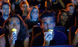 越舔越發光？一球六千元的水母冰淇淋 水母、冰淇淋、水母冰淇淋、Charlie Francis、Lick Me I’m Delicious