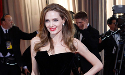 壞女巫反客為主！安潔莉娜裘莉《Maleficent》造型曝光 VOGUE、安潔莉娜裘莉、Angelina Jolie、迪士尼、Disney